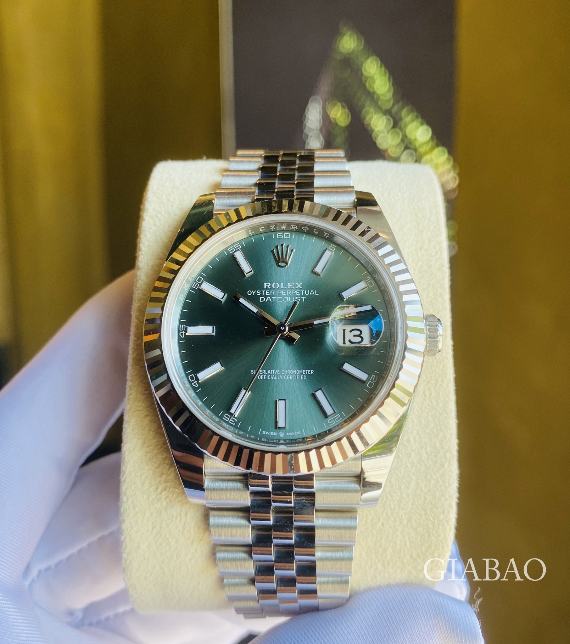 Đồng Hồ Rolex Datejust 41 126334 Mặt Số Xanh Lá Cây Cọc Dạ Quang