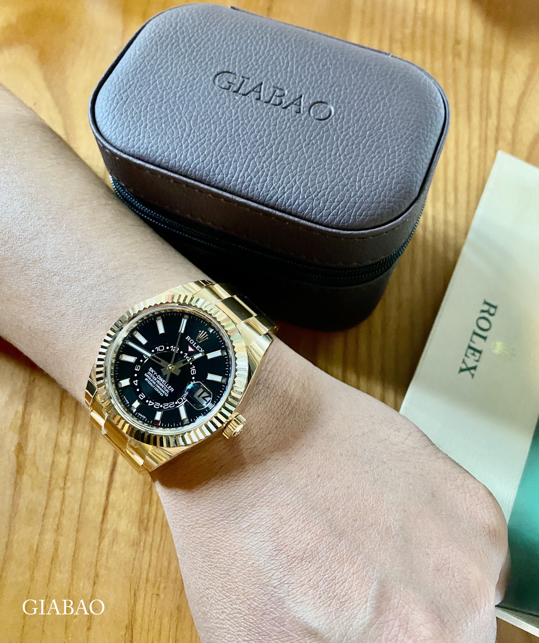 Đồng Hồ Rolex Sky Dweller 326938 Mặt Số Đen