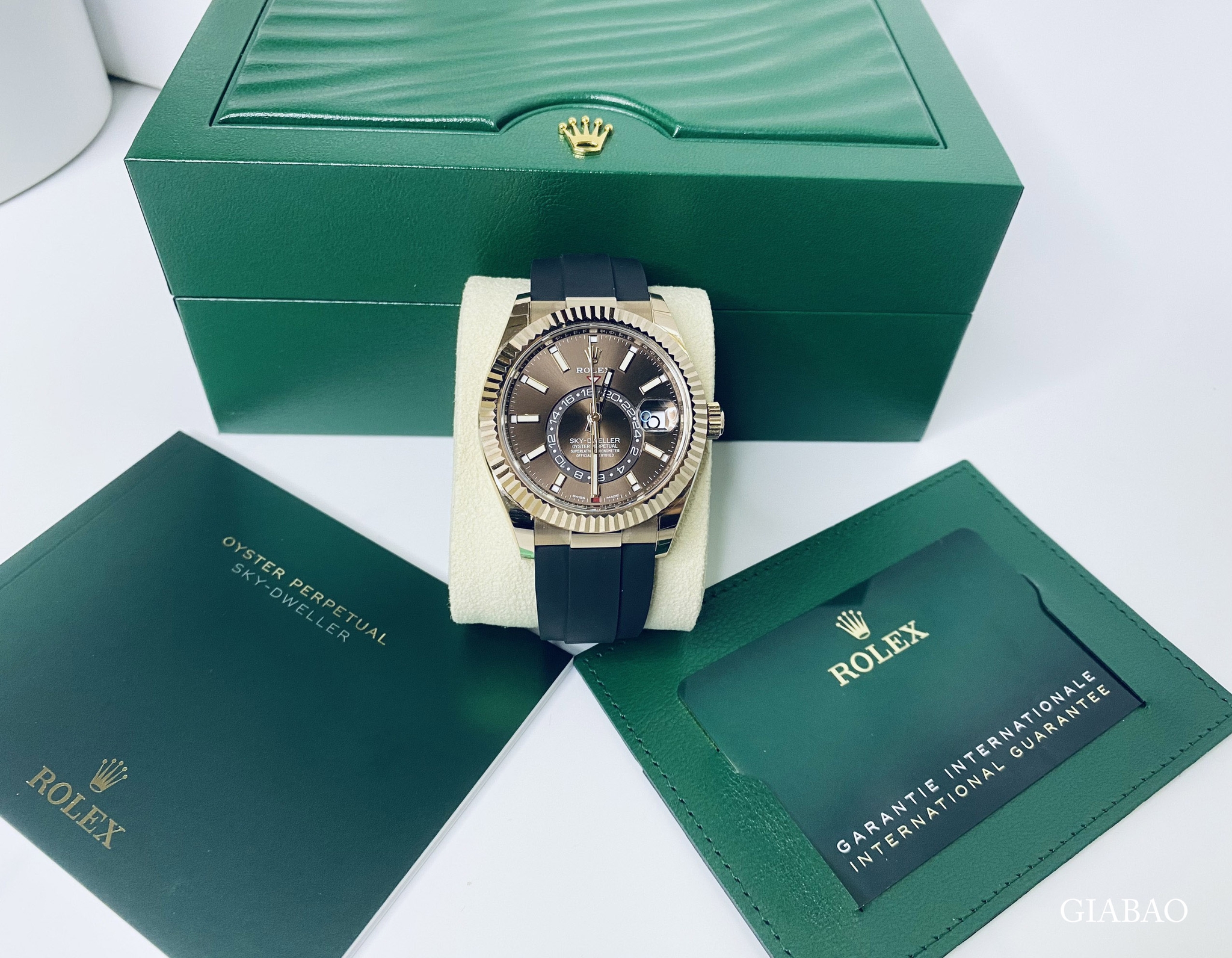 Đồng Hồ Rolex Sky Dweller 326235 Mặt Số Chocolate