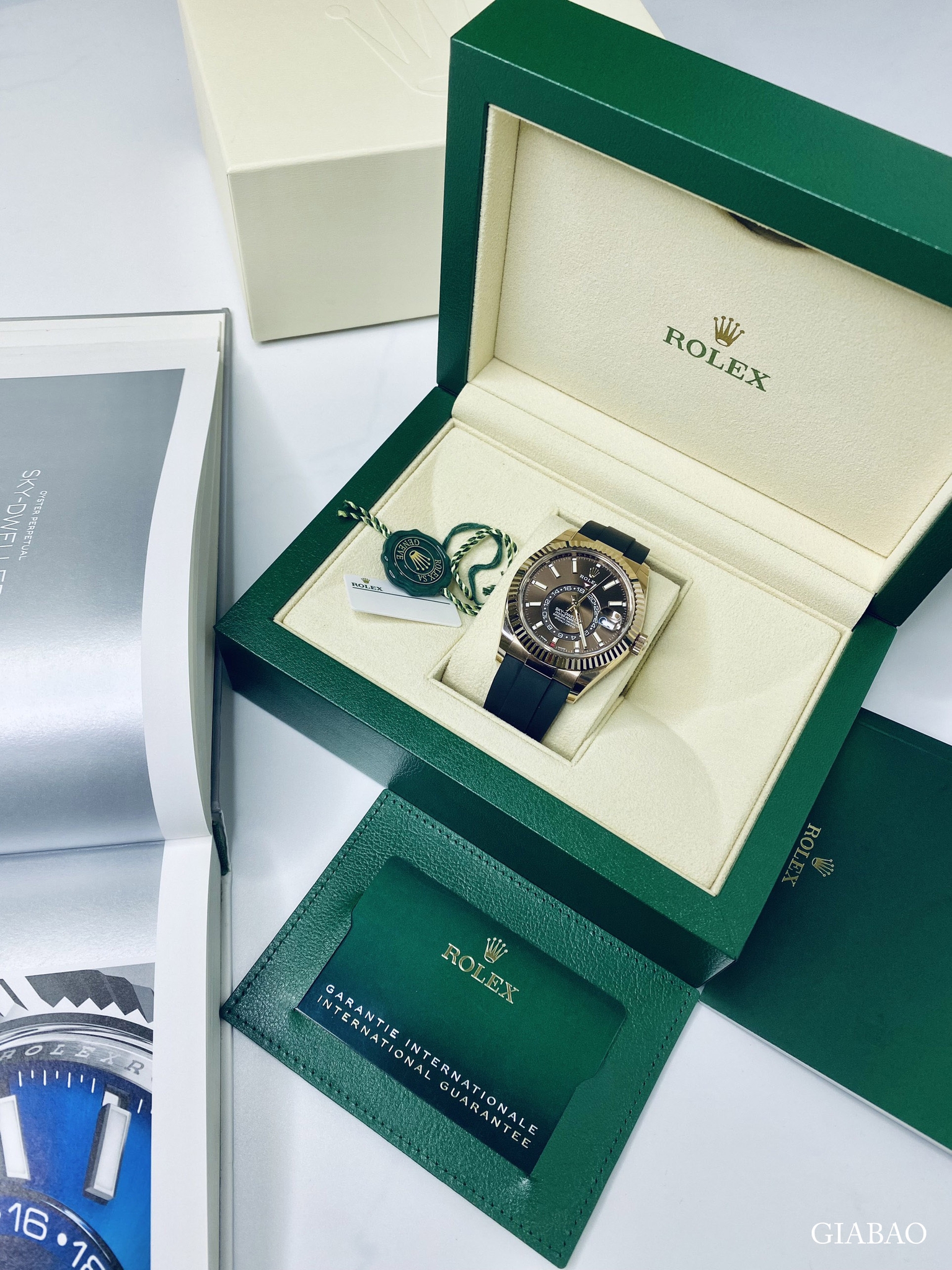 Đồng Hồ Rolex Sky Dweller 326235 Mặt Số Chocolate