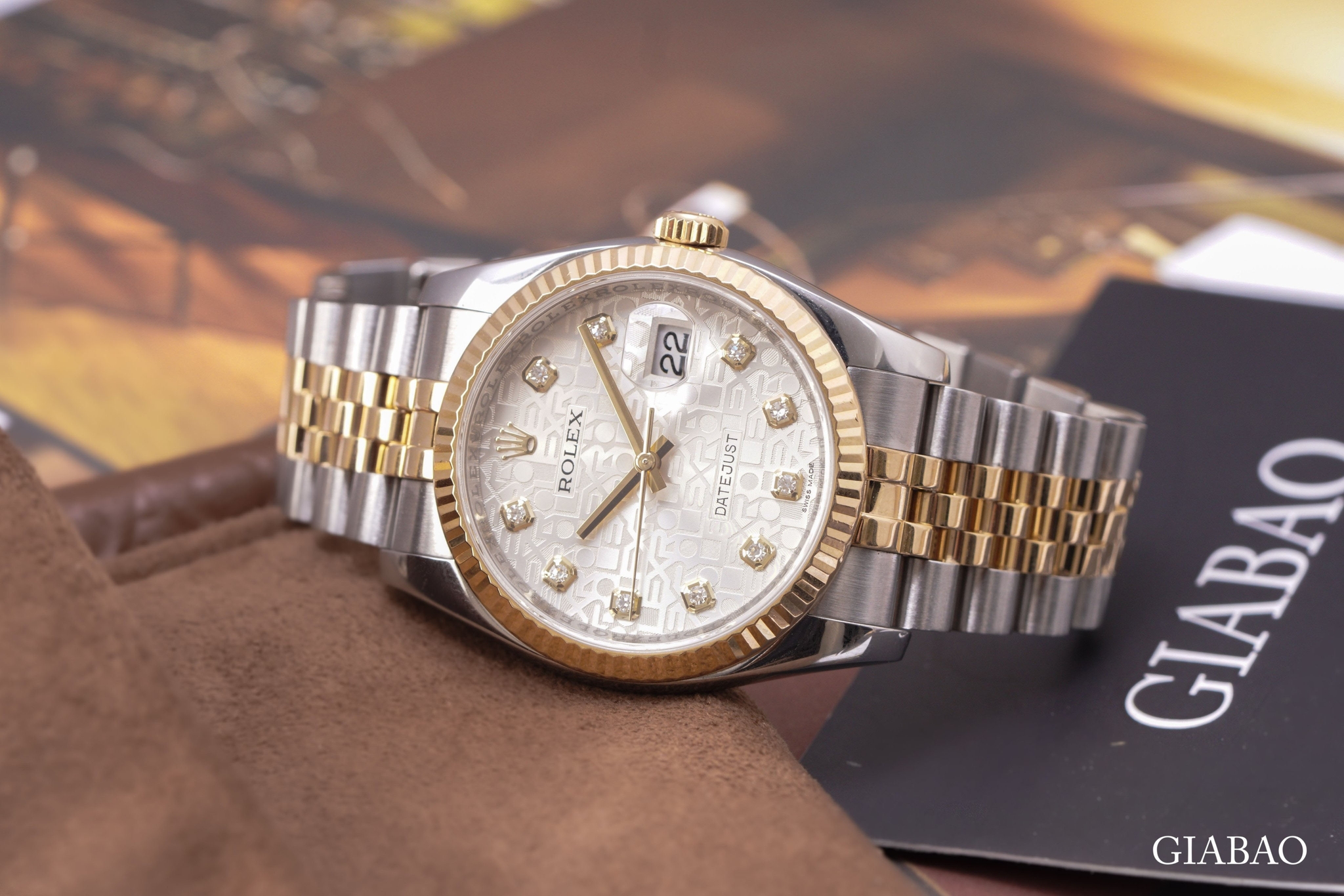 Đồng Hồ Rolex Datejust 36 116233 Mặt Số Vi Tính Trắng