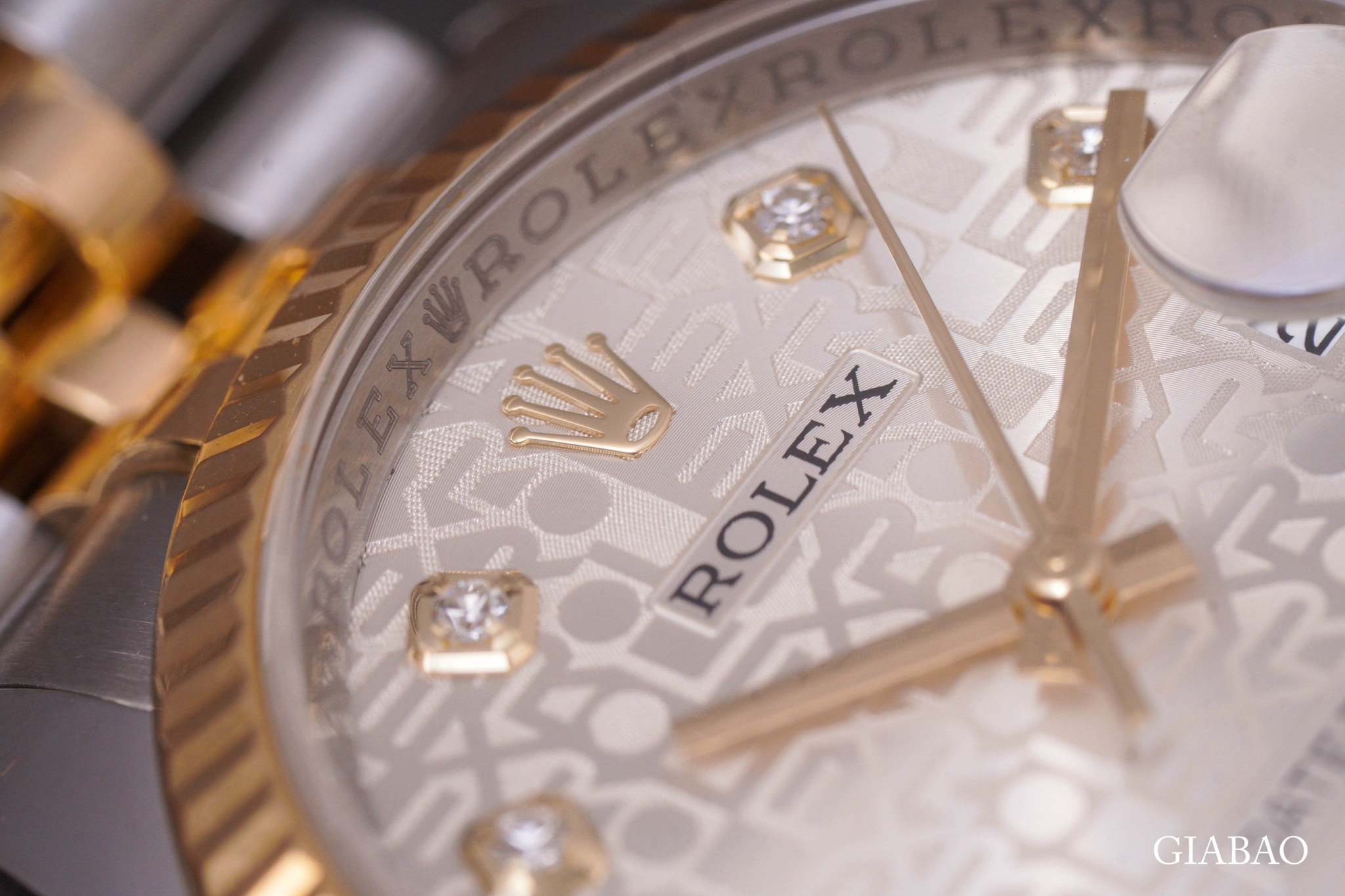 Đồng Hồ Rolex Datejust 36 116233 Mặt Số Vi Tính Trắng