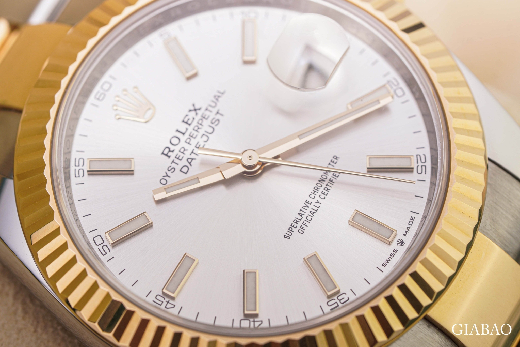 Đồng Hồ Rolex Datejust 41 126333 Mặt Số Bạc Cọc Số Dạ Quang Dây Đeo Oyster