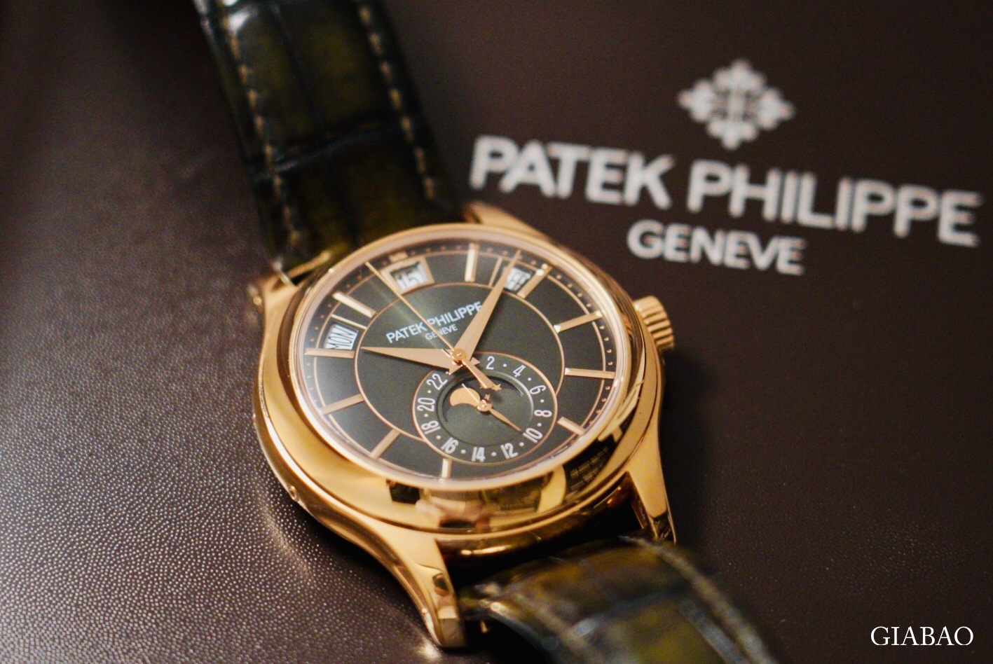 Đồng Hồ Patek Philippe Complications 5205R-011