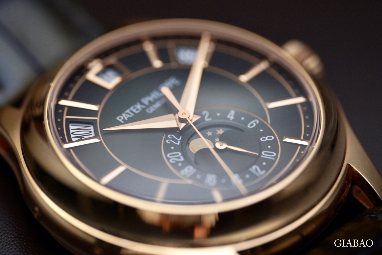 Đồng Hồ Patek Philippe Complications 5205R-011