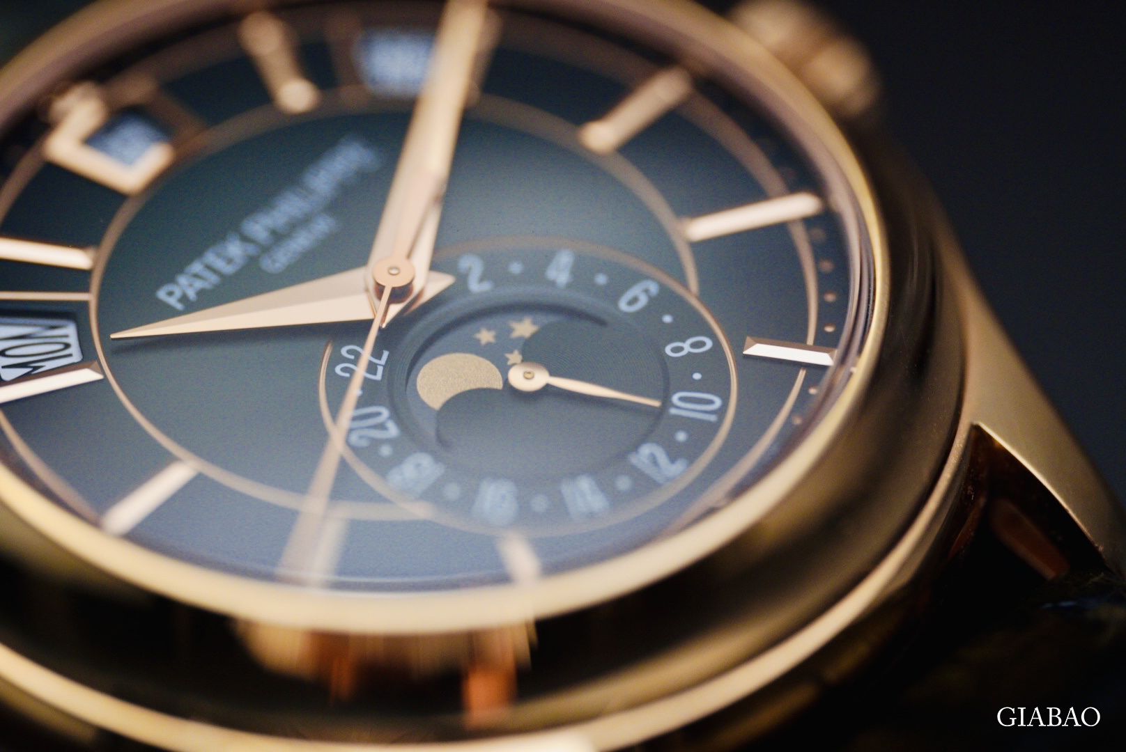 Đồng Hồ Patek Philippe Complications 5205R-011