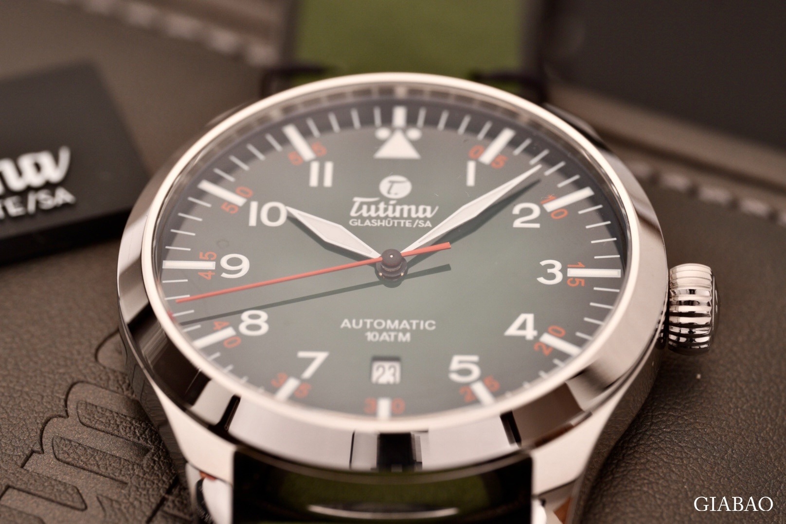Đồng hồ đeo tay thương hiệu Tutima, dòng sản phẩm Grand Flieger