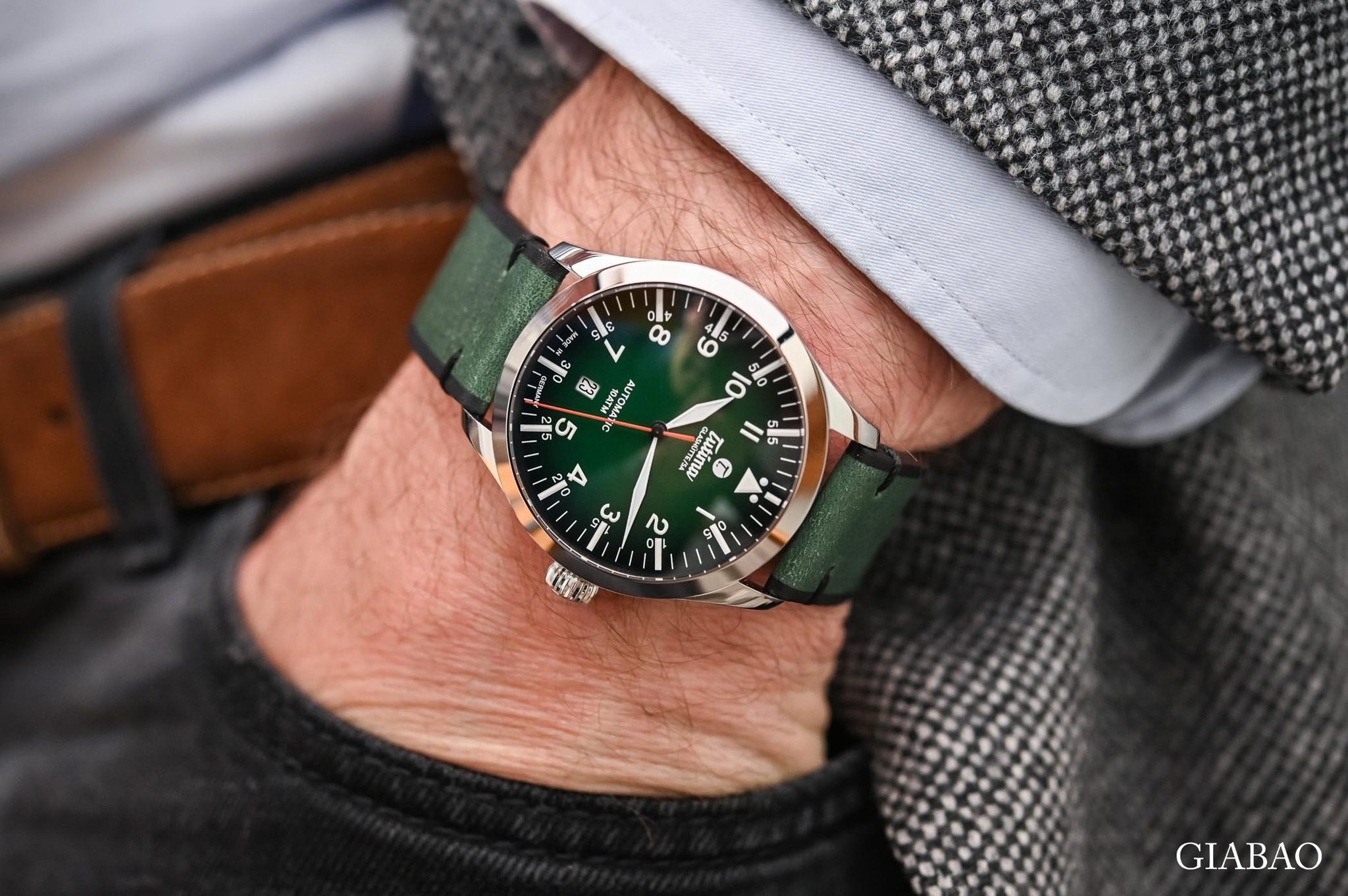 Đồng hồ đeo tay thương hiệu Tutima, dòng sản phẩm Grand Flieger