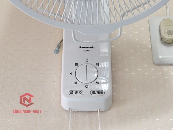 Quạt treo tường Panasonic F-GU301