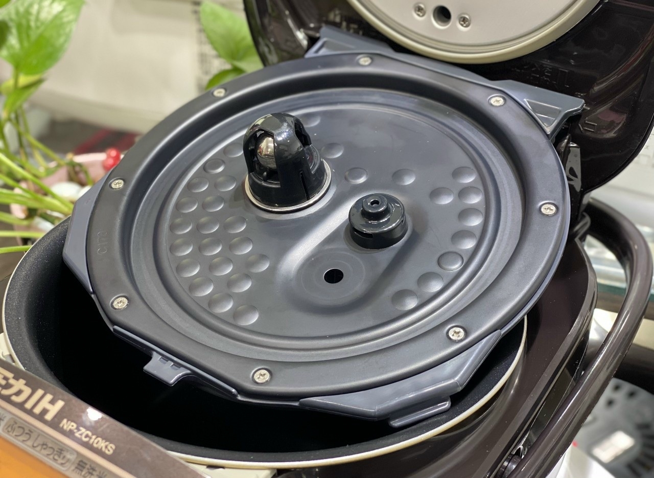 Nồi cơm điện cao tầng áp suất Zojirushi NP-ZC10KS
