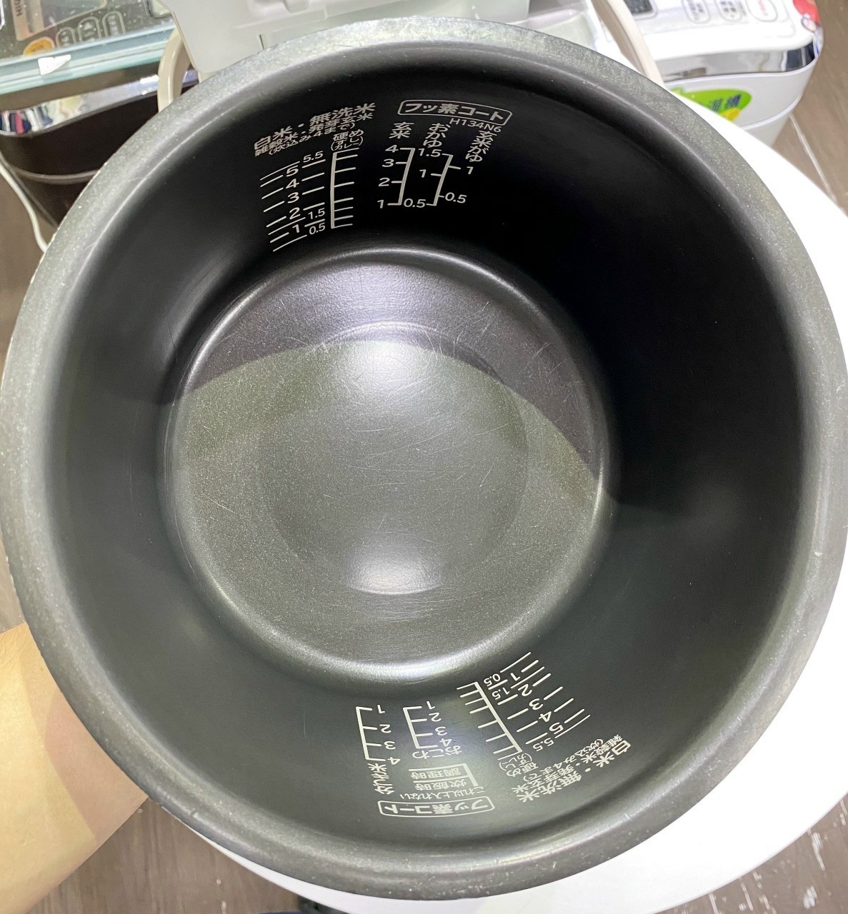 Nồi Cơm Điện Cao Tầng Áp Suất HITACHI RZ-VW3000M