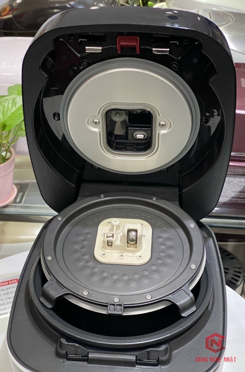 Nồi cơm điện cao tần áp suất Tiger TKX-V102