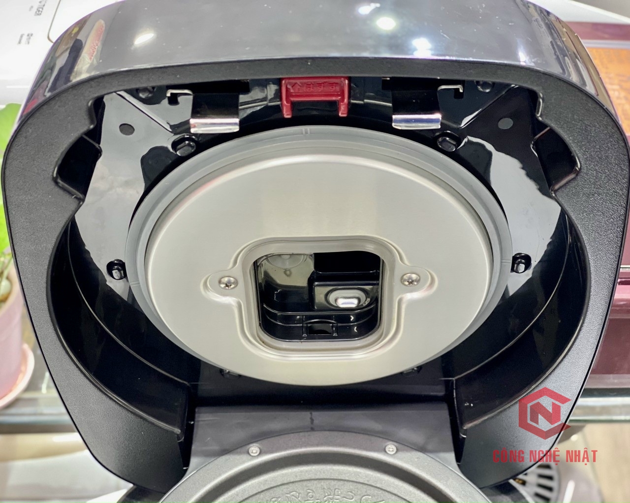 Nồi cơm điện cao tần áp suất Tiger TKX-V102