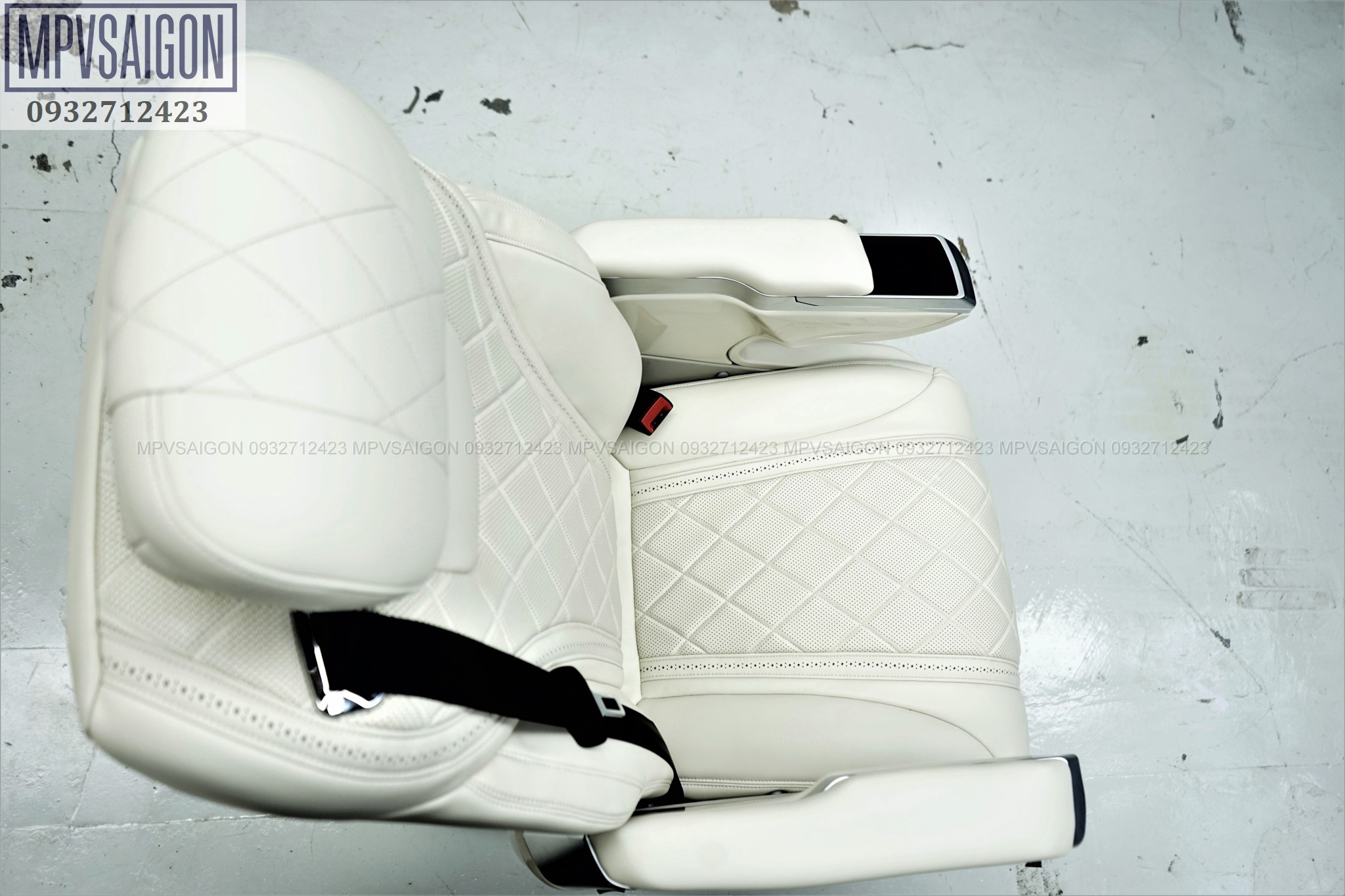 Ghế limousine trắng siêu sang cho các dòng MPV