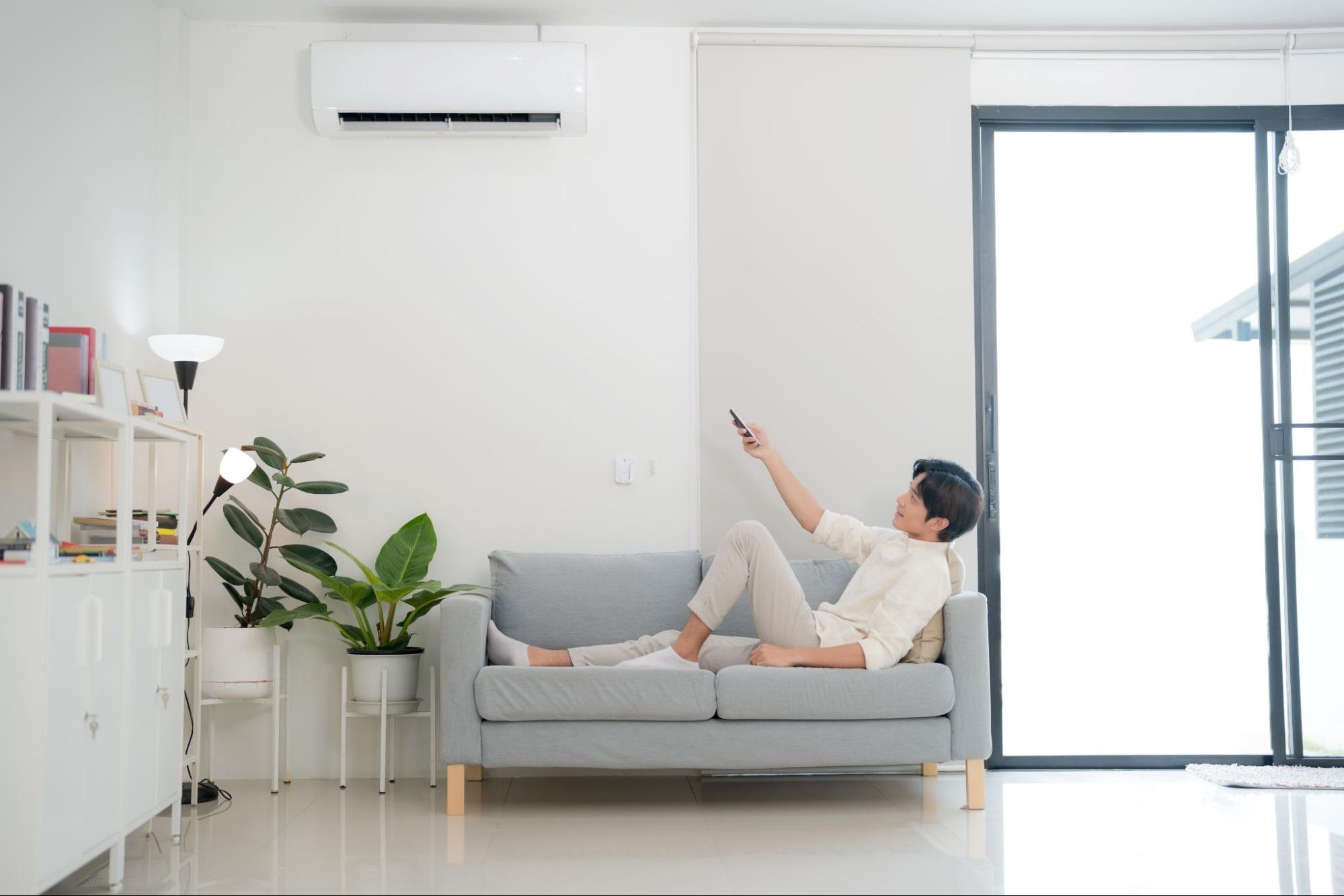 Mùa hè nóng nực, chọn chế độ điều hòa nào để cả nhà đều mát?