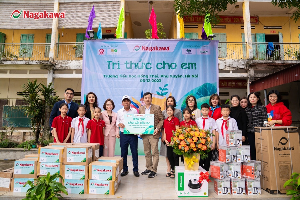 TẬP ĐOÀN NAGAKAWA ĐỒNG HÀNH CÙNG CÁC NHÀ PHÂN PHỐI MIỀN BẮC TRAO TẶNG SÁCH “TRI THỨC CHO EM”
