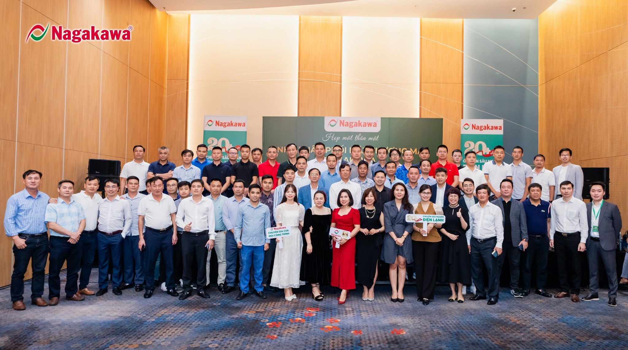 NAGAKAWA HỌP MẶT THÂN MẬT NHÀ PHÂN PHỐI MÁY THƯƠNG MẠI 3 MIỀN