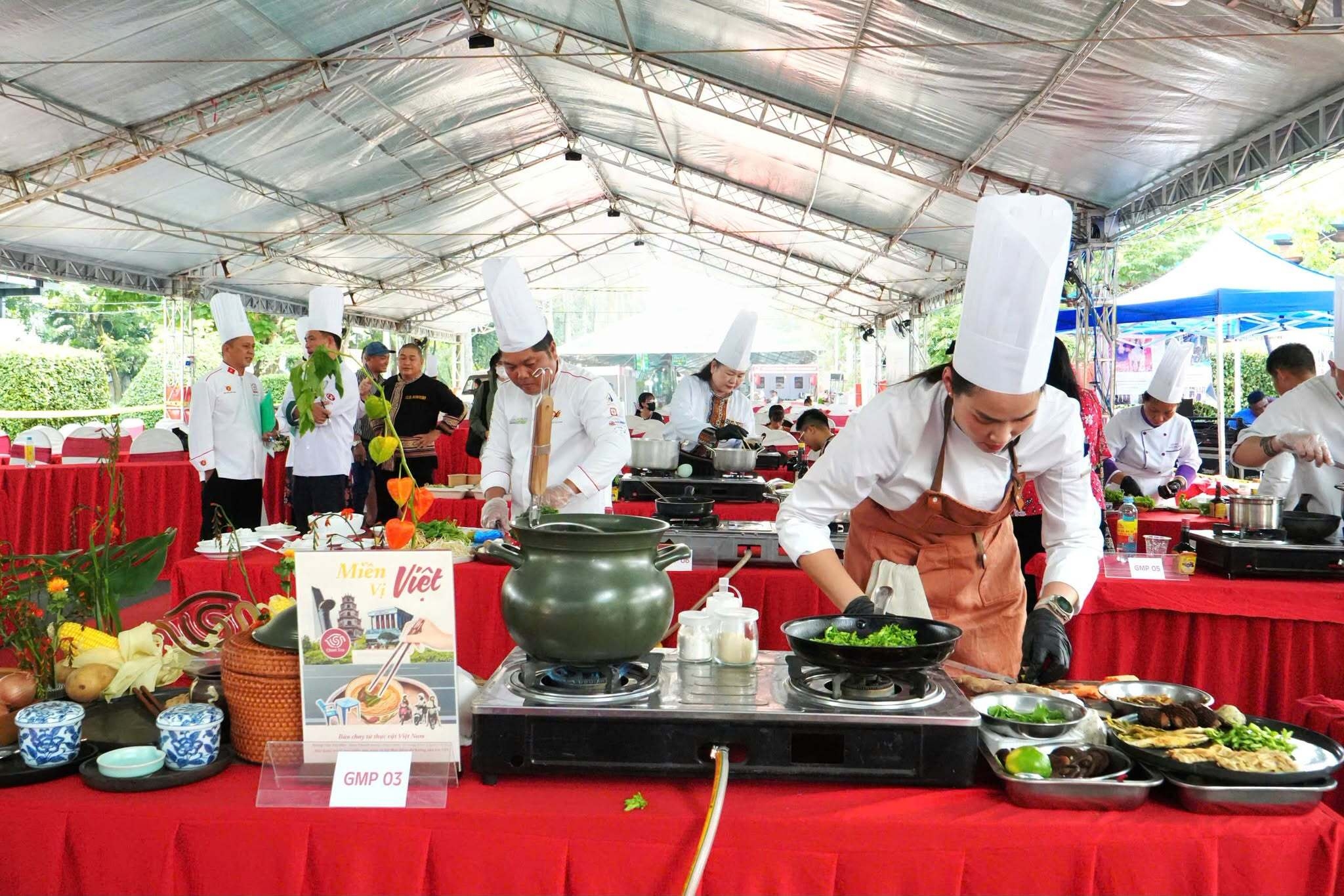 Lễ hội Ẩm thực chay 2026 mang đến không gian an lành giữa thành phối hối hả với nhiều món chay hấp dẫn.