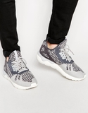 Giày lười vải canvas Toms