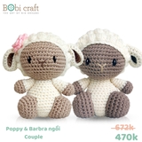 Poppy & Barbra ngồi Couple