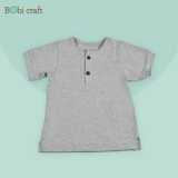 Quần áo trẻ em Bobicraft - Áo thun bé trai cổ viền tròn xám - Cotton hữu cơ organic an toàn