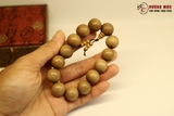 Vòng gỗ Đàn Hương Ấn Độ 16mm - 14 hạt trên 100 năm tuổi