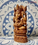Tượng thần Ganesha bằng gỗ đàn hương được chạm khắc tinh xảo