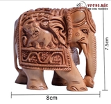 Voi chạm khắc gỗ đàn hương