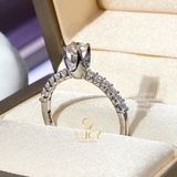 EM131 - Nhẫn cầu hôn, round cut, 5.6mm - Lucy Jewelry