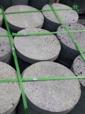 Thớt đá ong rải vườn