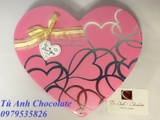 Hộp đựng socola hình tim 18 ngăn