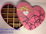 Hộp đựng socola hình tim 18 ngăn
