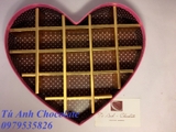 Hộp đựng socola hình tim 18 ngăn