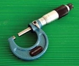 Panme cơ đo ngoài Metrology OM-9001
