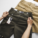 Quần short kaki túi hộp Dusty Tailor màu rêu