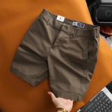Quần short kaki lưng thun Dusty Tailor màu rêu