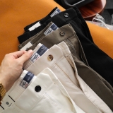 Quần short kaki lưng thun Dusty Tailor màu trắng