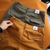 Quần short kaki túi hộp Dusty Tailor màu bò đậm
