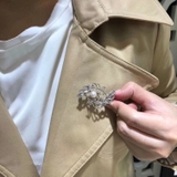 Cài áo ngọc trai đôi cành nguyệt quế LAUREL PEARL(7-8ly) - CTJ5111