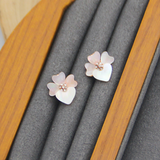 bong-tai-vong-co-hoa-4-canh-vang-hong-kate-spade-xuat