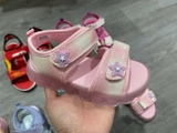 sandals-hong-quai-dan-hang-primark-xuat-cho-be