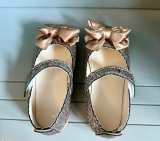 giay-bup-be-nhu-mau-phoi-no-cho-be