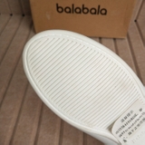 giay-bup-be-trang-so-bien-hang-balabala-du-xin-cho-be