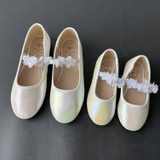 giay-bup-be-trang-anh-mau-quai-hoa-hang-lovely-wings-cho-be