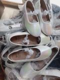 giay-bup-be-trang-anh-mau-quai-hoa-hang-lovely-wings-cho-be