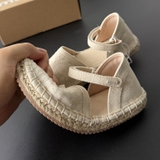 giay-sandals-quai-dan-de-coi-hoa-nhi-hang-mayoral-xuat-cho-be