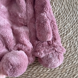 khan-len-choang-co-giu-am-cho-be-va-me-hang-zara-xuat