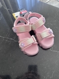 sandals-hong-quai-dan-hang-primark-xuat-cho-be