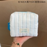 tui-trang-dung-my-pham-clarins