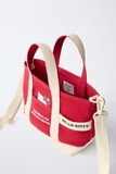 tui-xach-tay-deo-cheo-hinh-hello-kitty-hang-zara-xuat-cho-be-teen-va-me